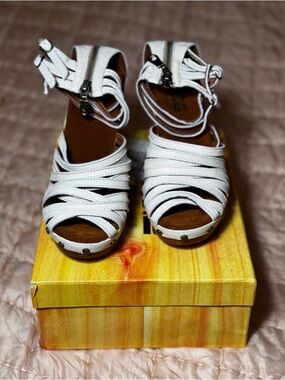 Jeffrey Campbell Woodie Kitten Heels 6